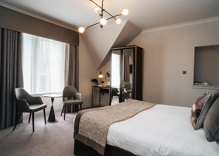 Number 10 4* Γλασκώβη