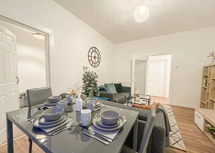 Attractive 3 Bedroom * Glasgow