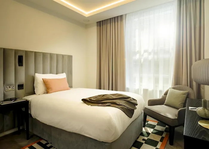 Hotel The Wellington By Adina