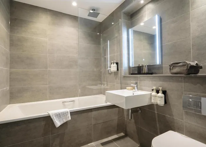 Hotel The Wellington By Adina