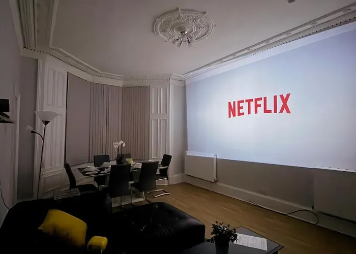 Apartment Free Pool Table Cinema Tabletennis Airhockey *