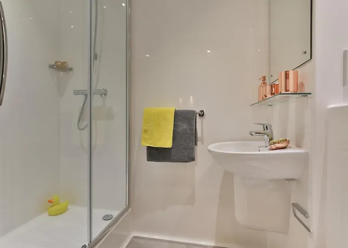 For Students Only - Willowbank In * Γλασκώβη