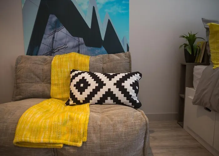 For Students Only - Willowbank In Γλασκώβη