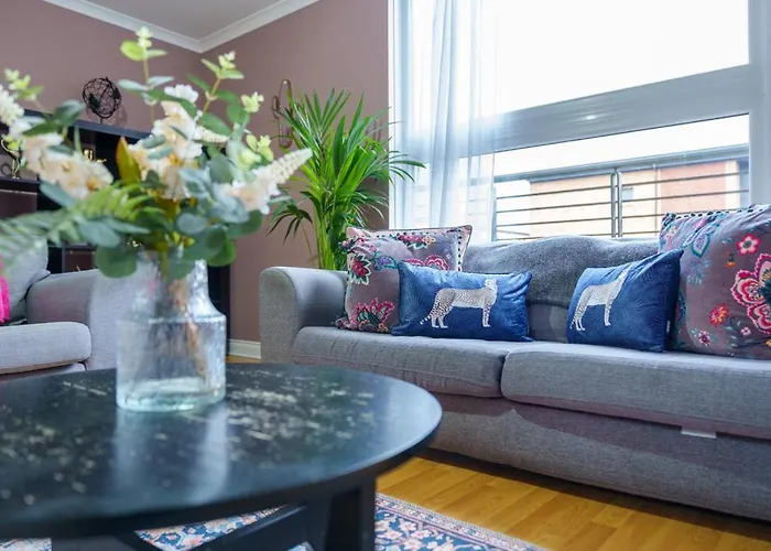 5 Bed Finnieston Skyhigh Duplex With Parking *