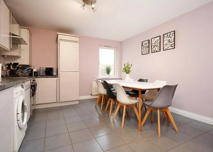 5 Bed Finnieston Skyhigh Duplex With Parking * グラスゴー