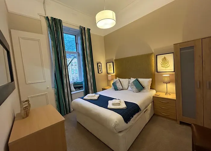 Principal - West End Apartment