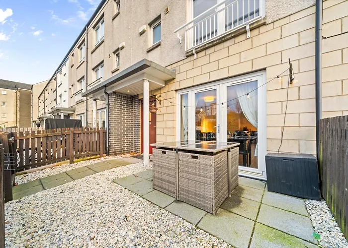 Дом отдыха Urban Elegance - Spacious 5-bed In *