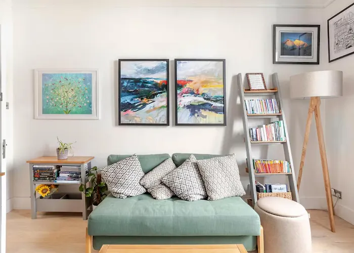 דירה Warm Upgraded Top-floor Flat In Finnieston