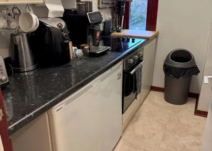 West-end 2 Bed Flat Entire Place W Free Parking * גלאזגו