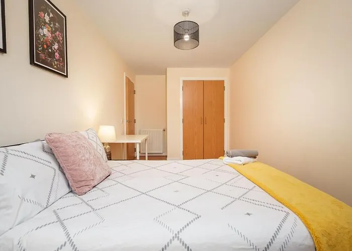 2br With Parking Near Southside And Queens Park Apartment *