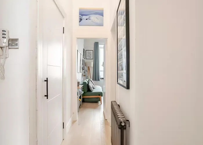 דירה Warm Upgraded Top-floor Flat In Finnieston