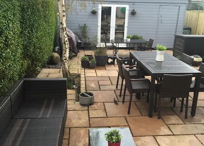 Peaceful And Stylish Garden Flat Close To Transport And Centre Апартаменты