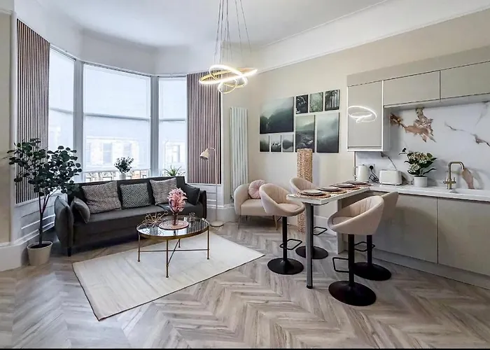Romantic Brand New Flat, Centre * Glasgow