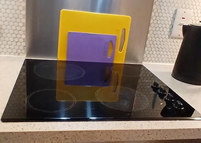 Apartment Executive Riverside With Workspace & Fast Wifi *