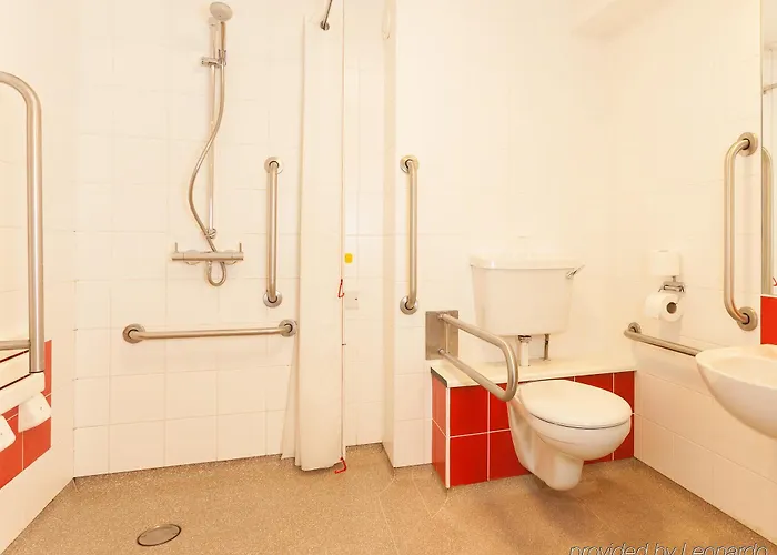 Отель Travelodge Braehead