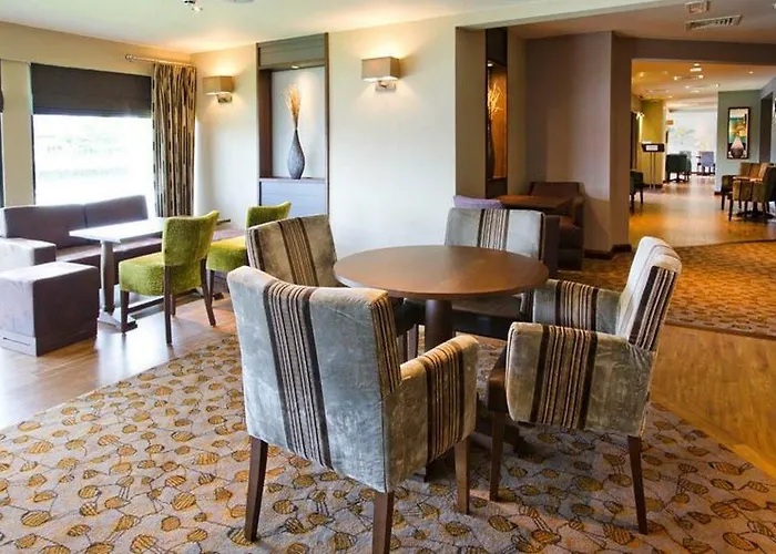 Premier Pacific Quay 3*