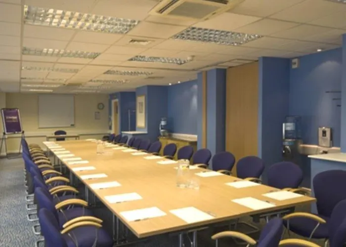 Premier - George Square