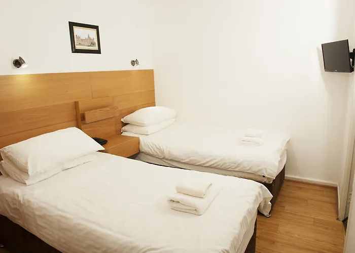 Charing Cross Hotel 3*