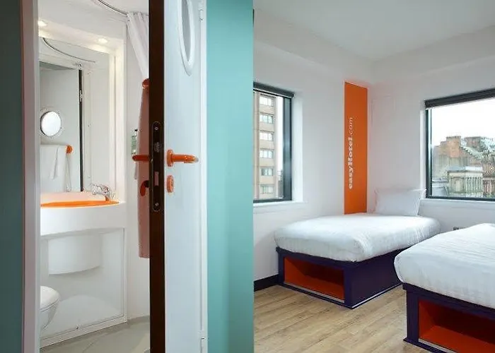 Easyhotel Отель