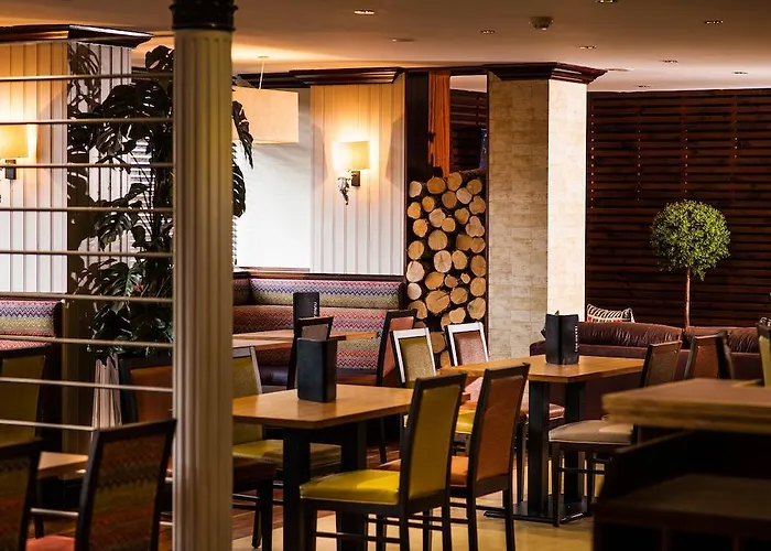 Leonardo West End 3* Глазго