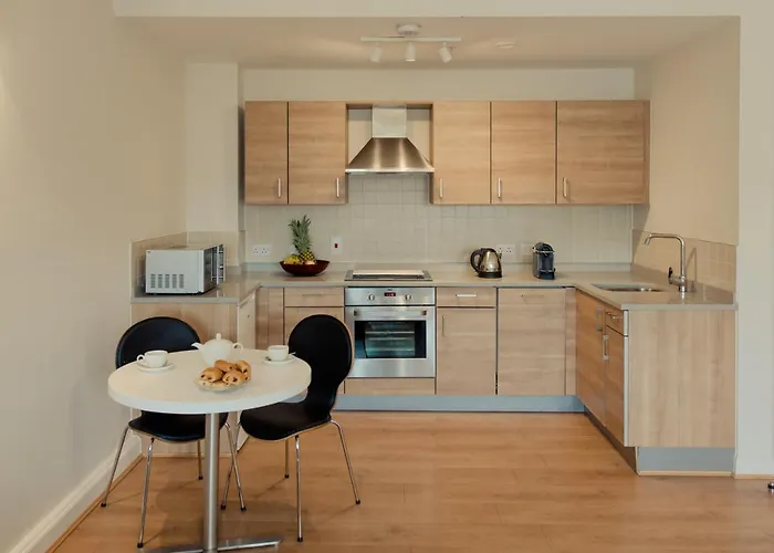 Premier George Square Apartment