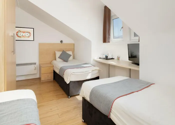 Charing Cross Hotel 3*