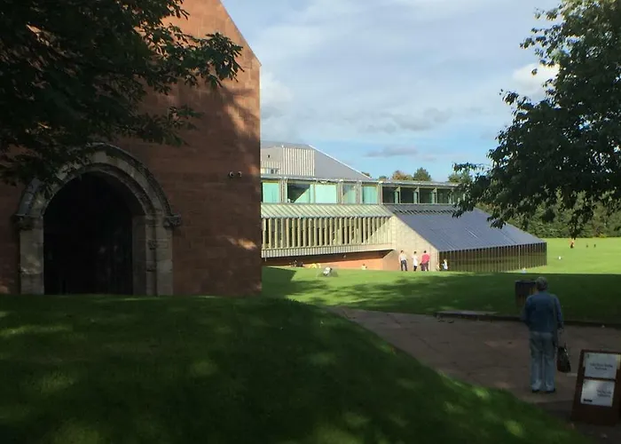 Trefoil - 2 Bedrooms Apartment Glasgow