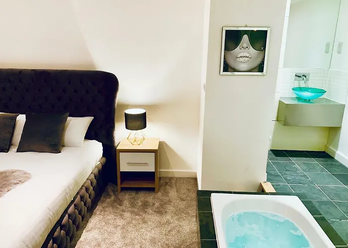 Centre - The Penthouse With Riverviews - Apartamento