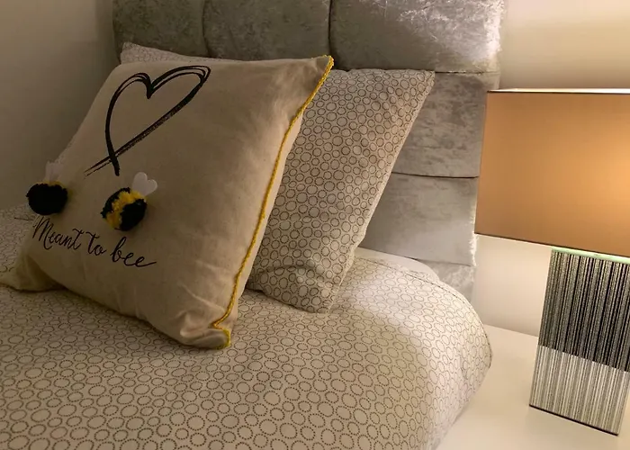 Centre - The Penthouse With Riverviews - Apartamento