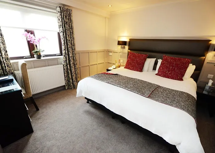 Ξενοδοχείο Glynhill & Near Airport 4*