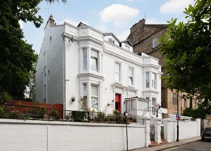 Hotel Charing Cross 3*