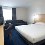 酒店 Travelodge Airport 3*