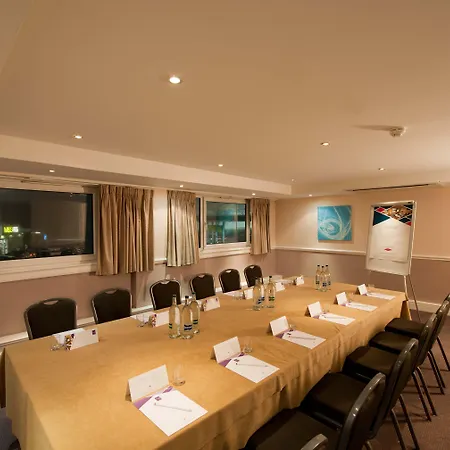 Leonardo West End Hotel