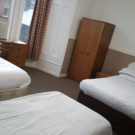 Otel Mclays 2*
