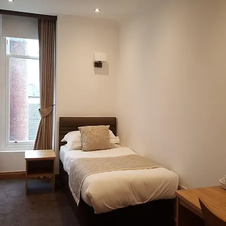 Mclays Otel Glasgow