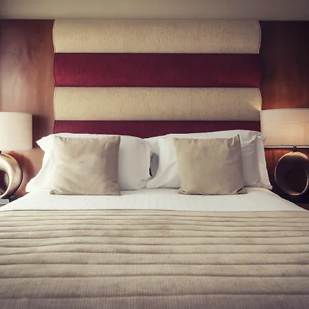 Carlton George Отель