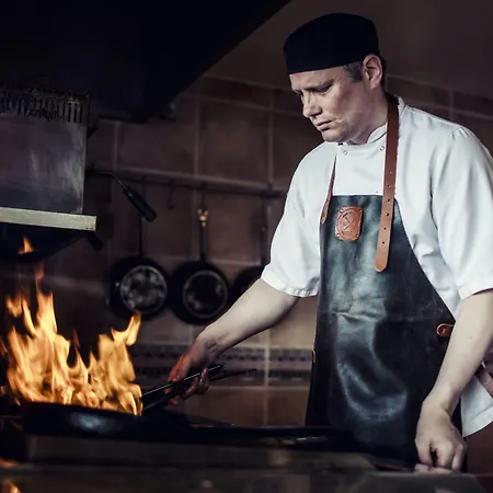 Carlton George 4* Глазго