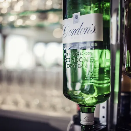 Carlton George 4* Глазго