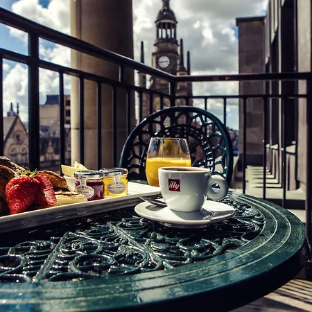 Отель Carlton George