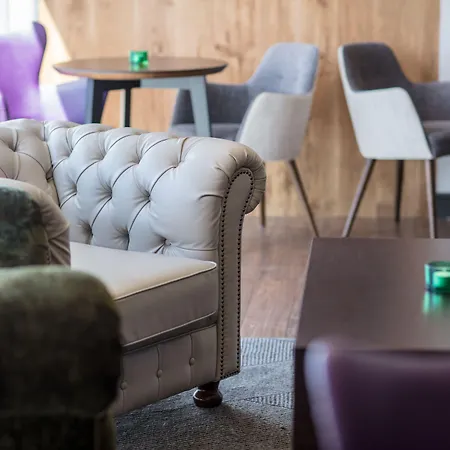 Hilton Garden Centre