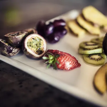 Отель Carlton George 4*