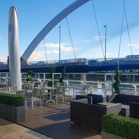 Hilton Garden Centre Hotel 4*