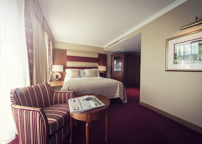 Carlton George Hotel 4*