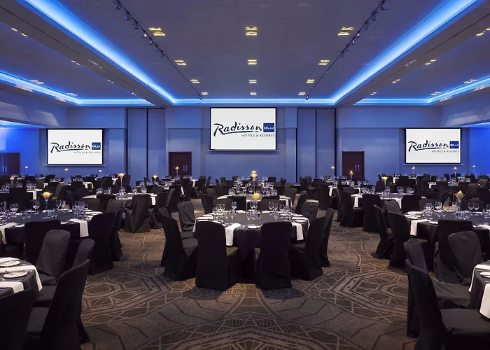 Radisson Blu Hotel, 4* Glasgow