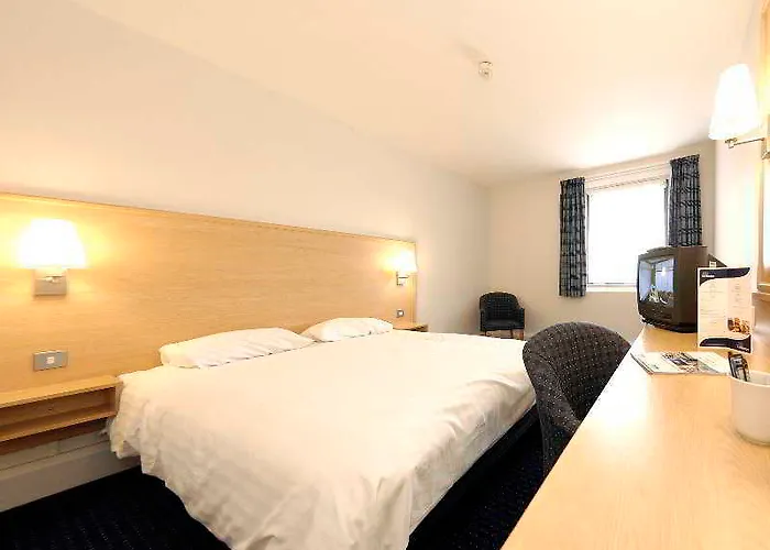 Travelodge Airport Отель Глазго
