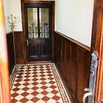 Beautiful 4-bed In Glasgow