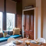 아파트 Beautiful, Traditional 2 Bed Flat W Free Parking - Pass The Keys 글라스고