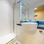 Canvas Apartment *