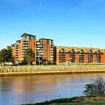Apartment Centre G1 Penthouse With Riverviews - Duplex - 4 Bedrooms, 3 Bathrooms, Kitchen, 1 Living Room, 1 Dining Room, 2 Terraces, Parking, Floor, 2050 Sq Ft, Merchant *