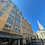 아파트 Principal - Merchant